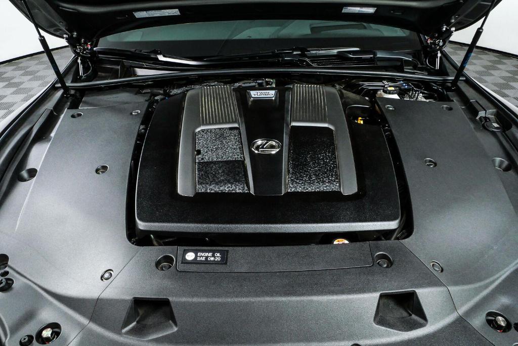 صورة مصغرة 36 لـ 2024 Lexus LS 500