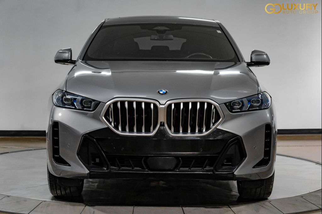 صورة 7 لـ 2025 BMW X6 XDRIVE40I