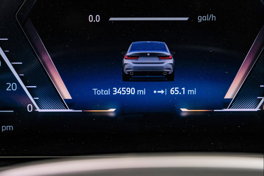 صورة مصغرة 23 لـ 2025 BMW 330 330I