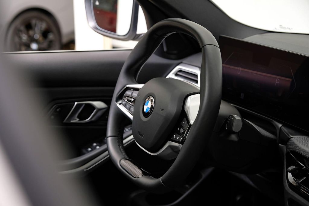 صورة مصغرة 18 لـ 2025 BMW 330 330I