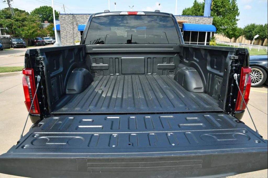 صورة 8 لـ 2025 FORD F-150 XLT