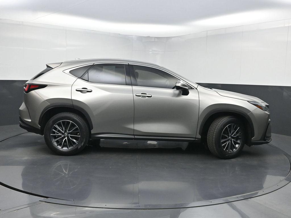 صورة مصغرة 42 لـ 2022 Lexus NX 350 PREMIUM