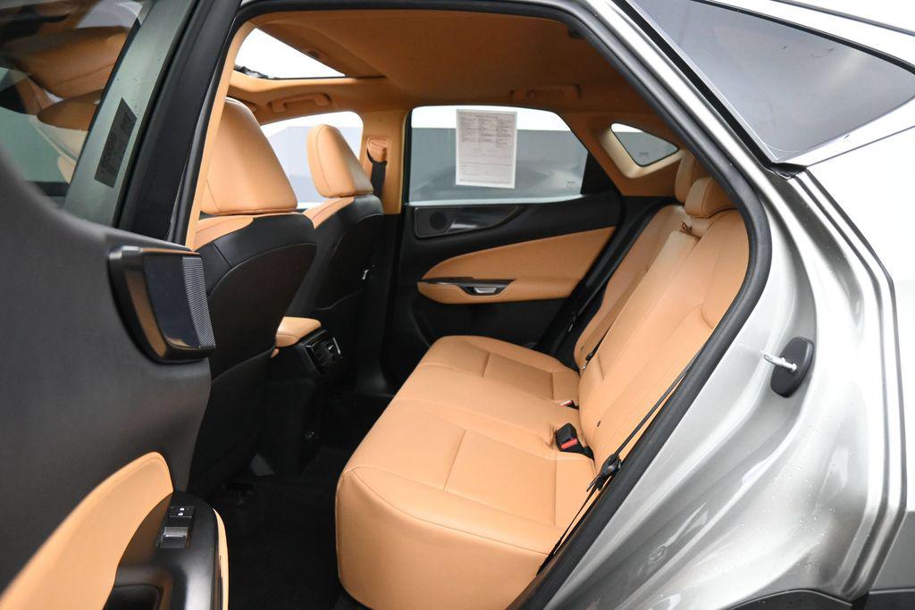 صورة مصغرة 16 لـ 2022 Lexus NX 350 PREMIUM