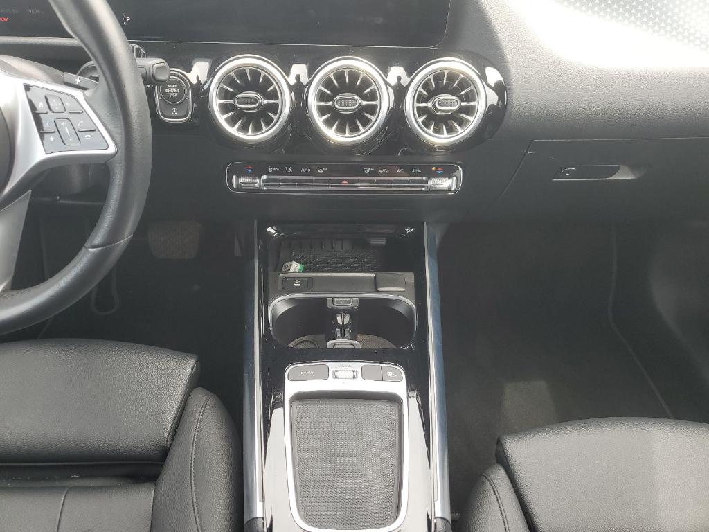 MERCEDES-BENZ GLA - 10