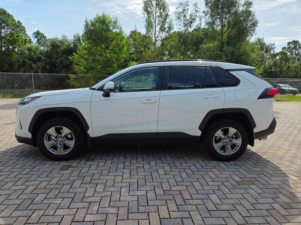 2024 Toyota RAV4 XLE 照片 8