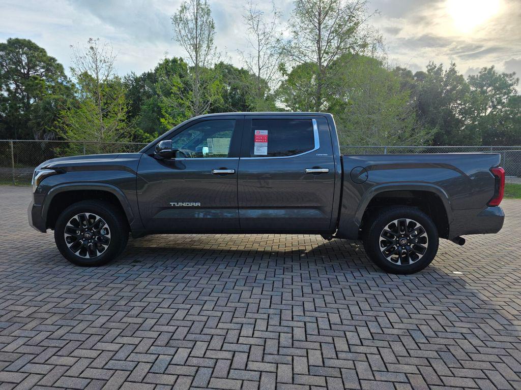 TOYOTA TUNDRA - 8