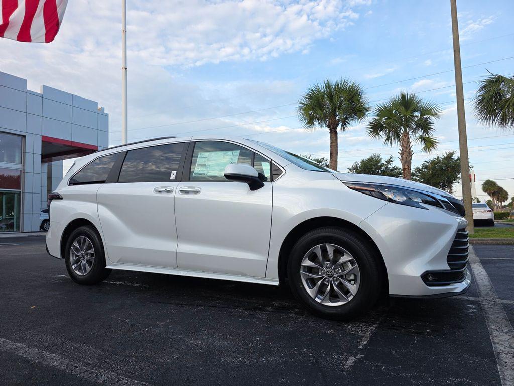 New 2026 Toyota Sienna XLE