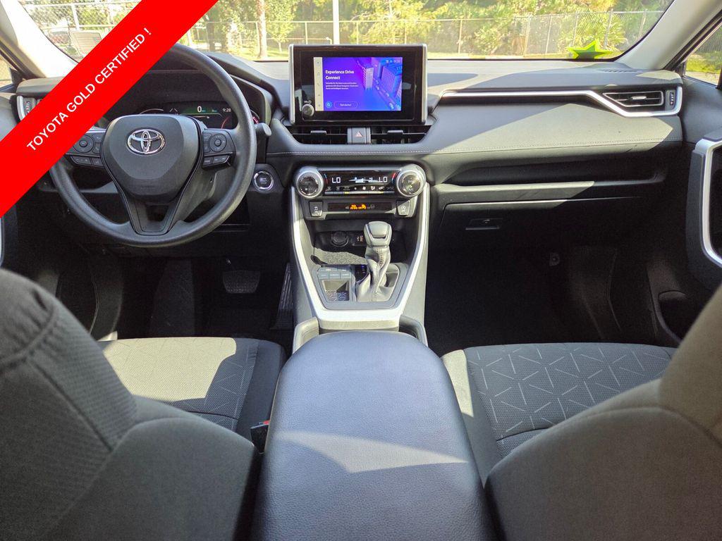 صورة 5 لـ 2024 Toyota RAV4 XLE