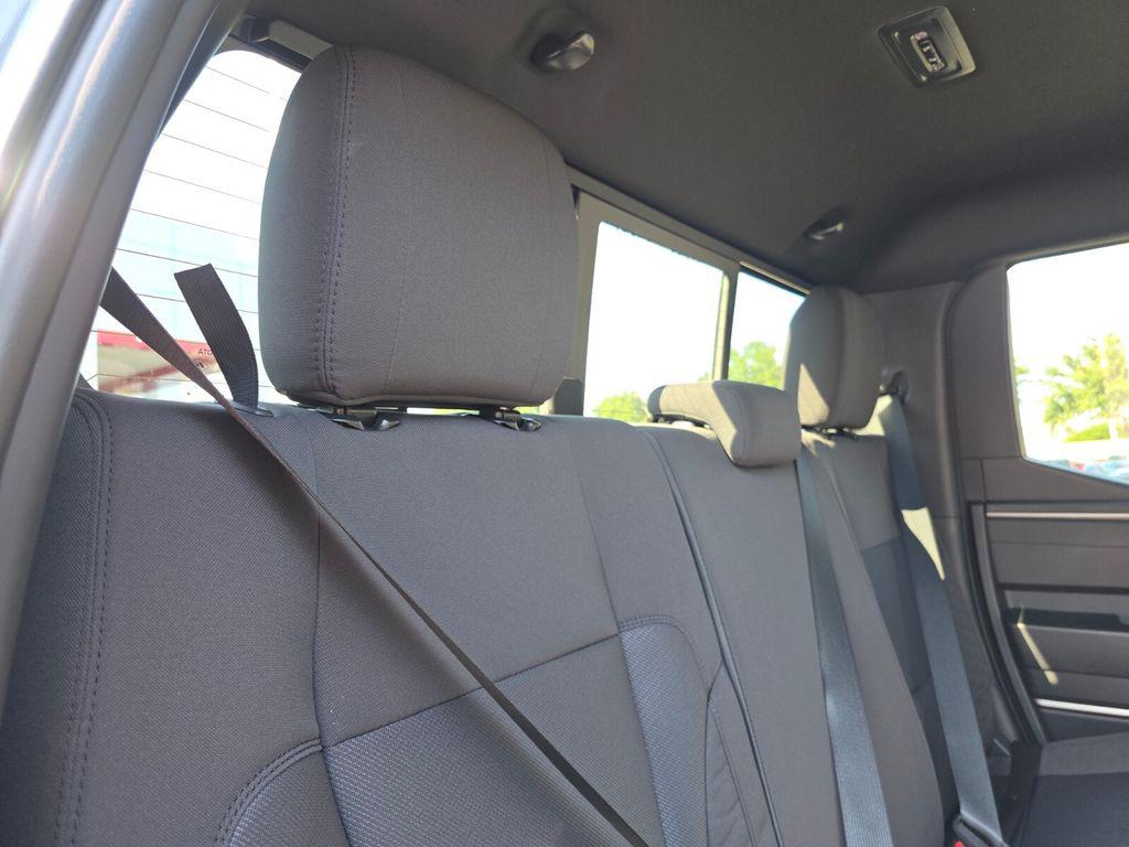 صورة مصغرة 18 لـ 2026 Toyota TUNDRA SR5