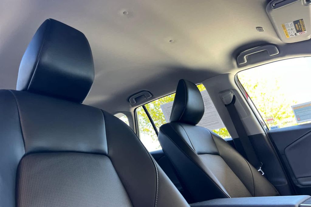 2026 Toyota RAV4 XLE PREMIUM photo 9