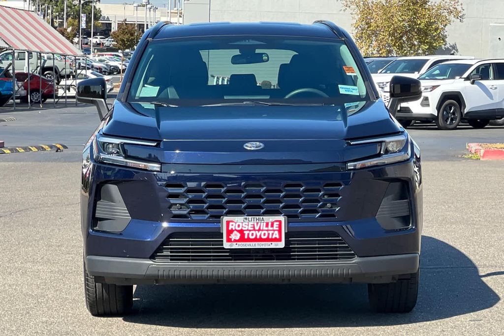 2026 Toyota RAV4 XLE PREMIUM photo 5