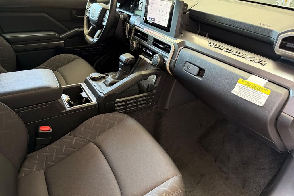 صورة مصغرة 15 لـ 2026 Toyota TACOMA SR5