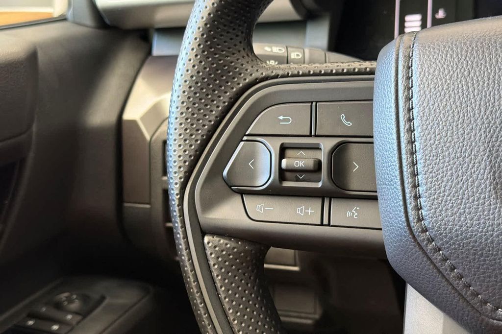 صورة مصغرة 24 لـ 2026 Toyota TACOMA SR5