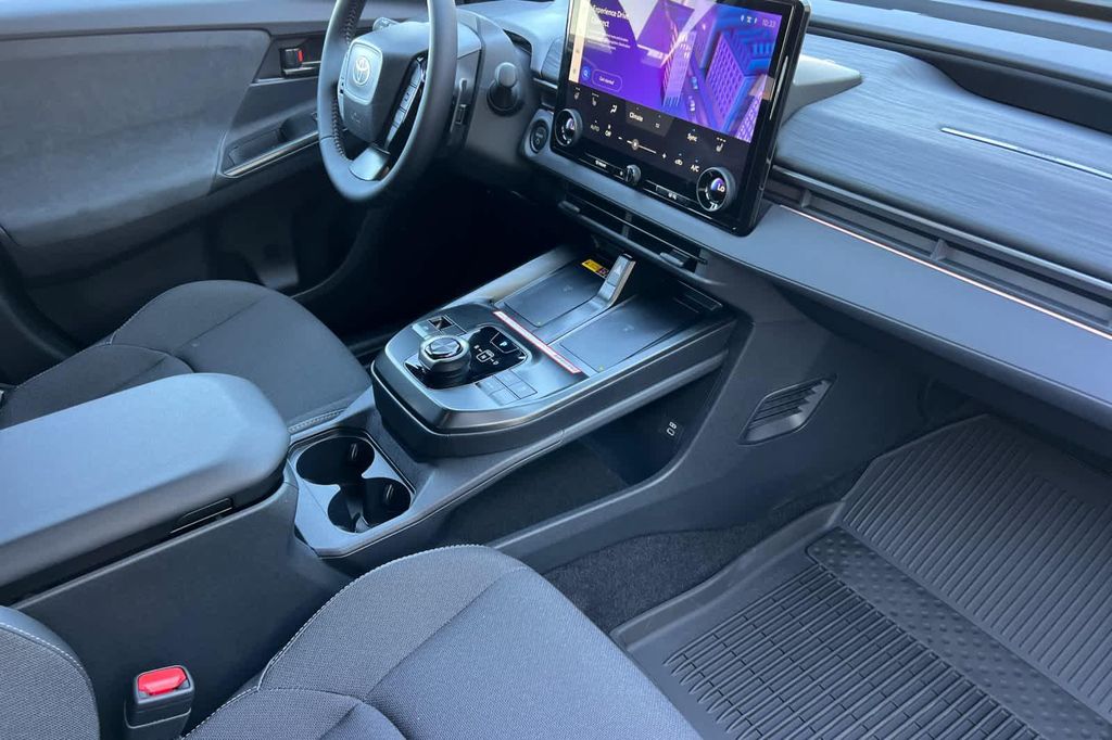 2026 Toyota C-HR SE 缩略图 17