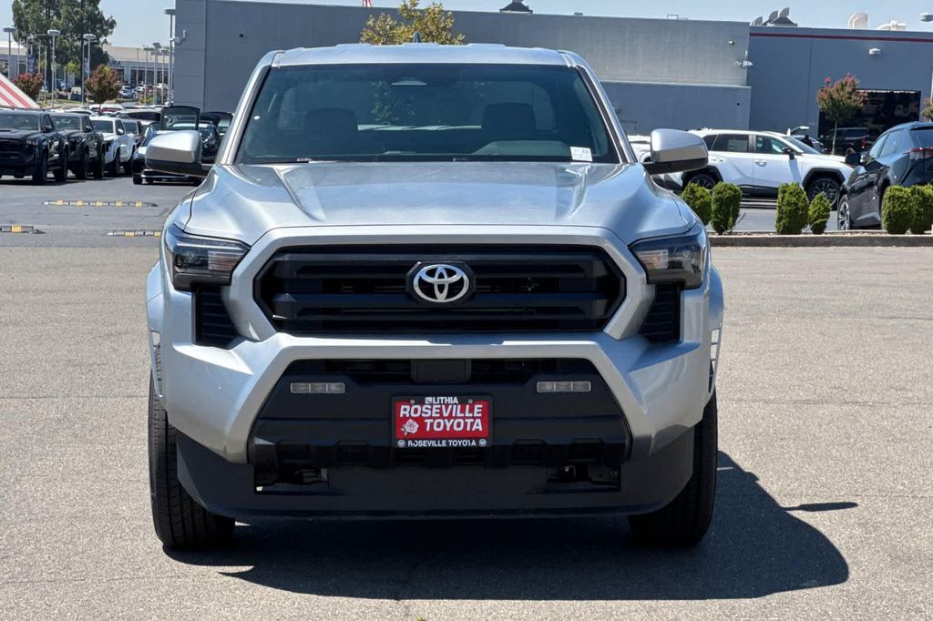 صورة 9 لـ 2026 Toyota TACOMA SR5