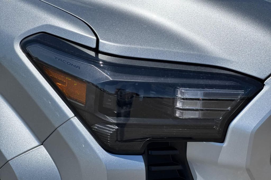صورة مصغرة 26 لـ 2026 Toyota TACOMA SR5