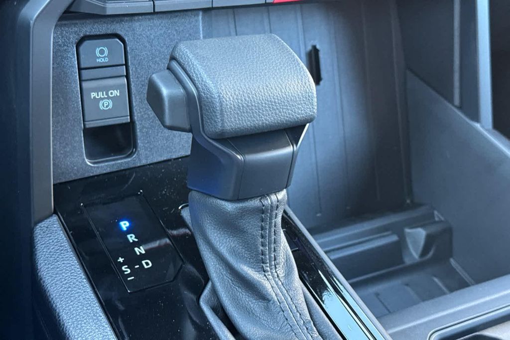 2026 Toyota TUNDRA SR — миниатюра 23