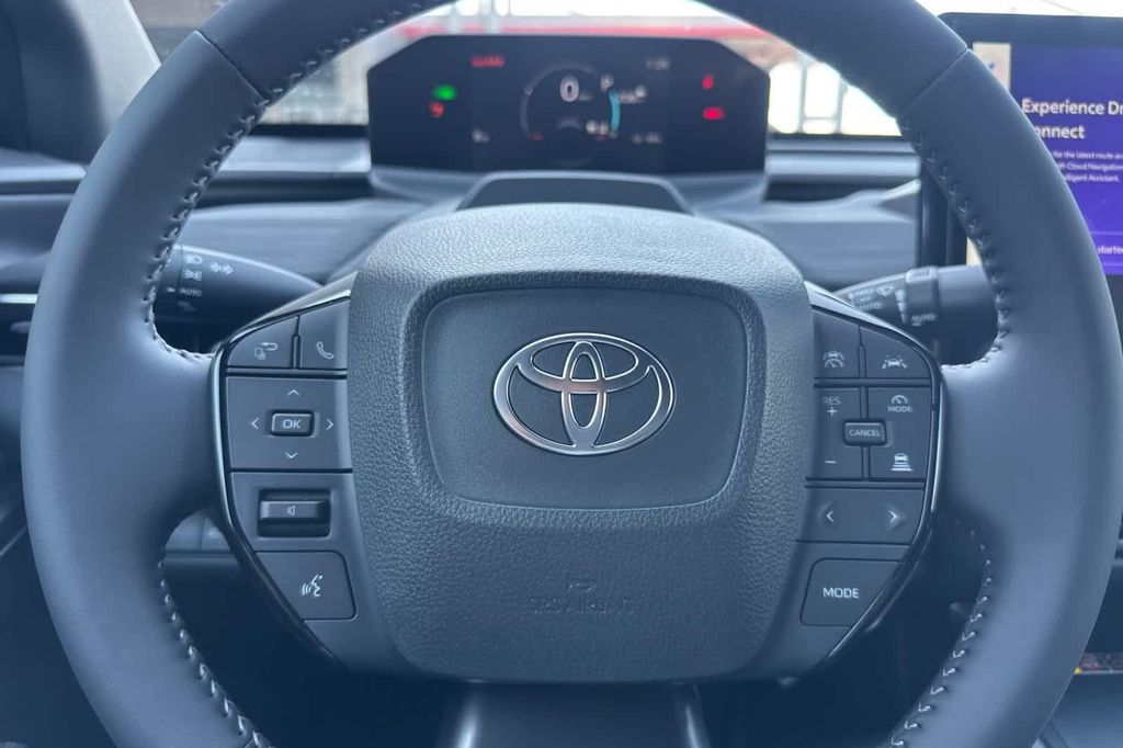 صورة مصغرة 24 لـ 2026 Toyota C-HR SE