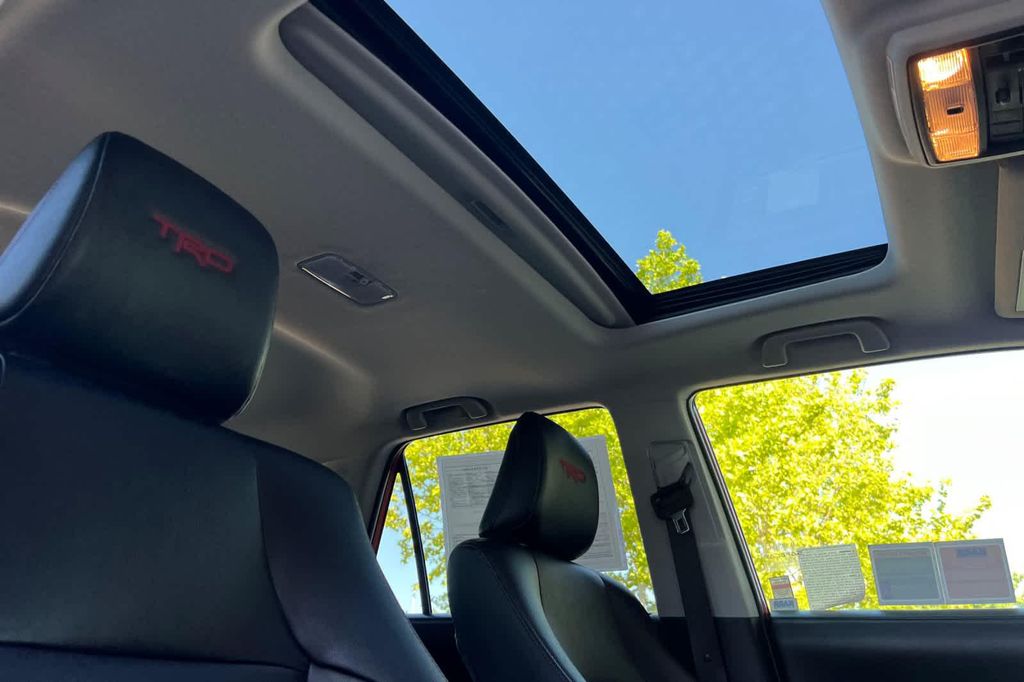 صورة مصغرة 18 لـ 2023 Toyota 4RUNNER TRD PRO