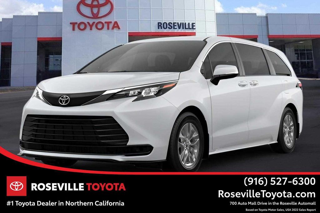 New 2026 Toyota Sienna LE