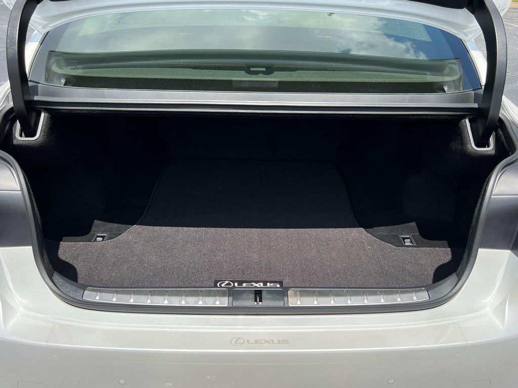 صورة مصغرة 18 لـ 2023 Lexus LS 500 BASE