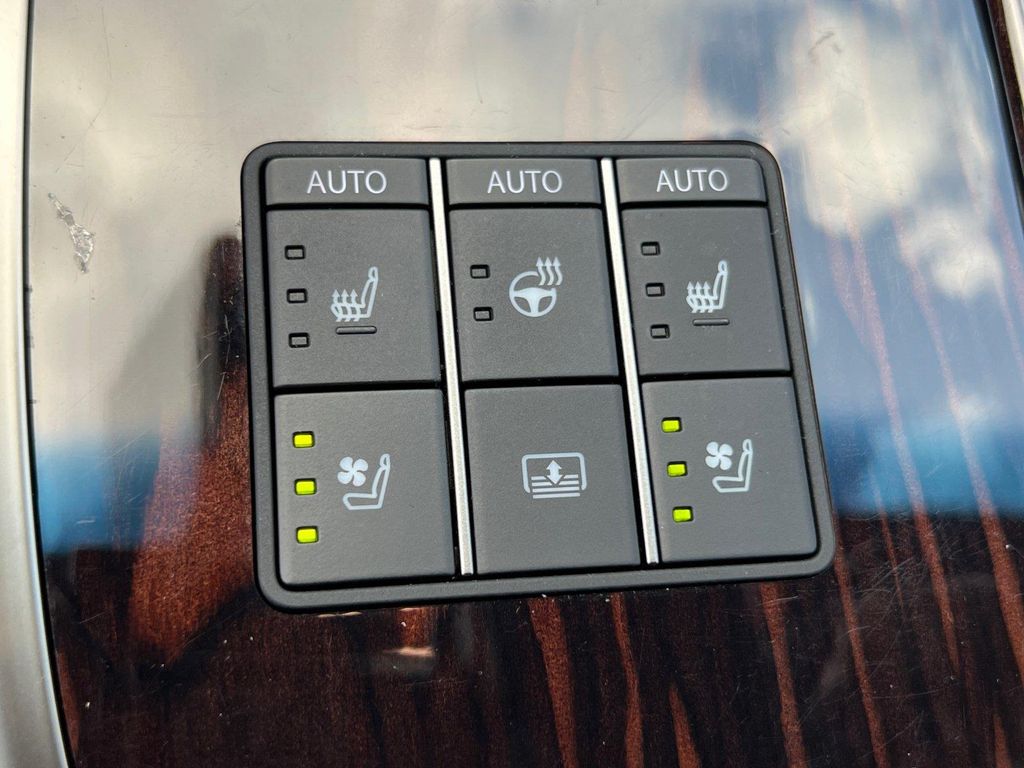 صورة مصغرة 31 لـ 2023 Lexus LS 500 BASE
