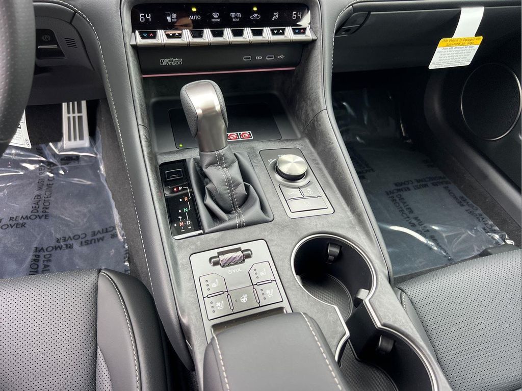صورة مصغرة 22 لـ 2026 Lexus IS 350 F SPORT