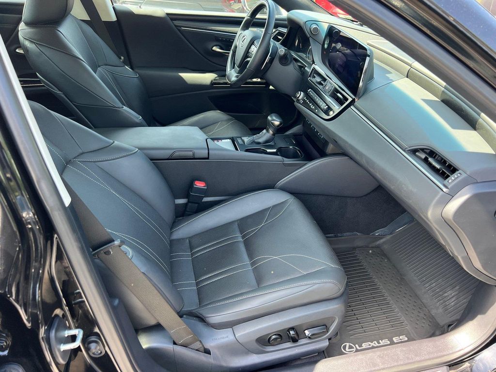 صورة 13 لـ 2024 Lexus ES 350 LUXURY