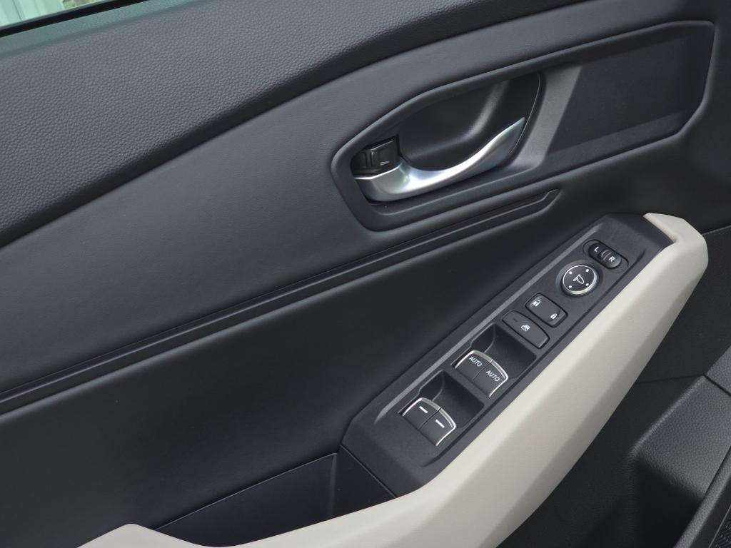 صورة مصغرة 17 لـ 2025 Honda ACCORD SE