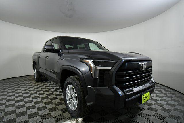 TOYOTA TUNDRA - 8