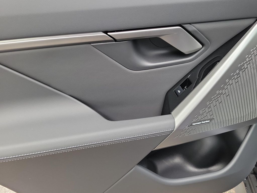 صورة مصغرة 10 لـ 2027 BMW 530 I