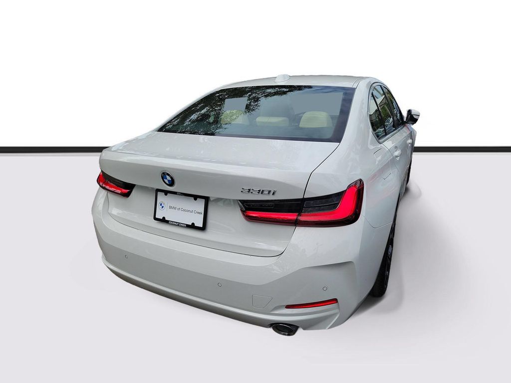 2026 BMW 330 NA 缩略图 4