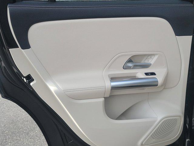 MERCEDES-BENZ GLA-CLASS - 9