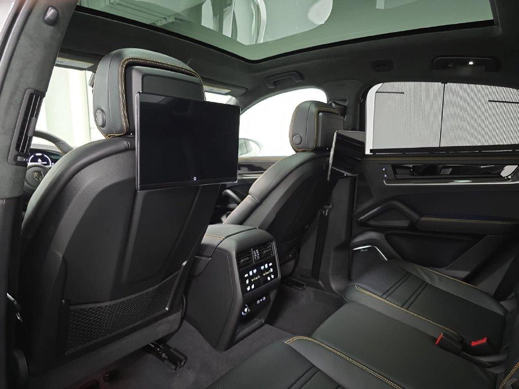 2026 Porsche CAYENNE TURBO 缩略图 28