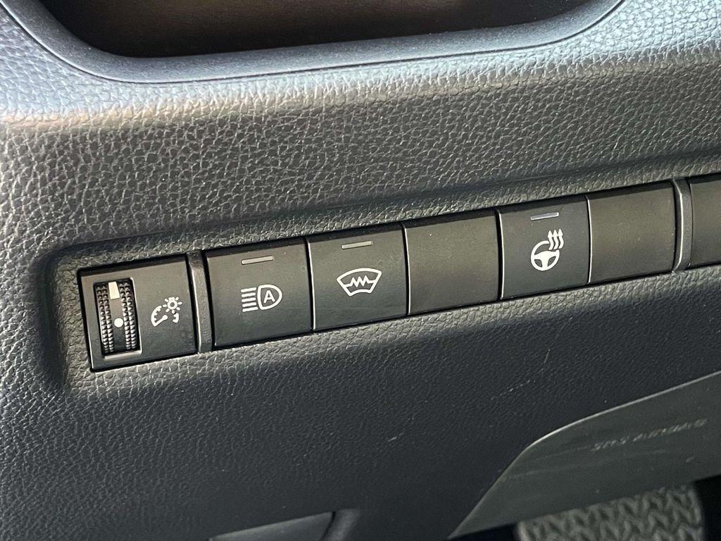 2025 Toyota RAV4 XLE 照片 9