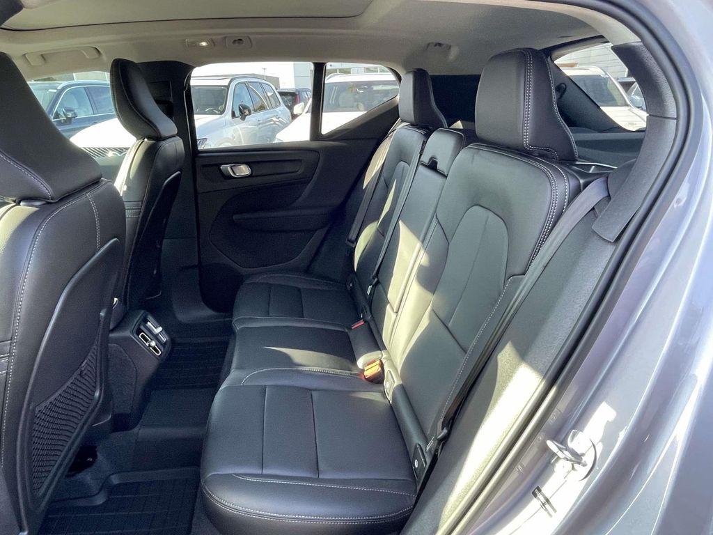 2026 Volvo XC40 B5 ULTRA — фото 3