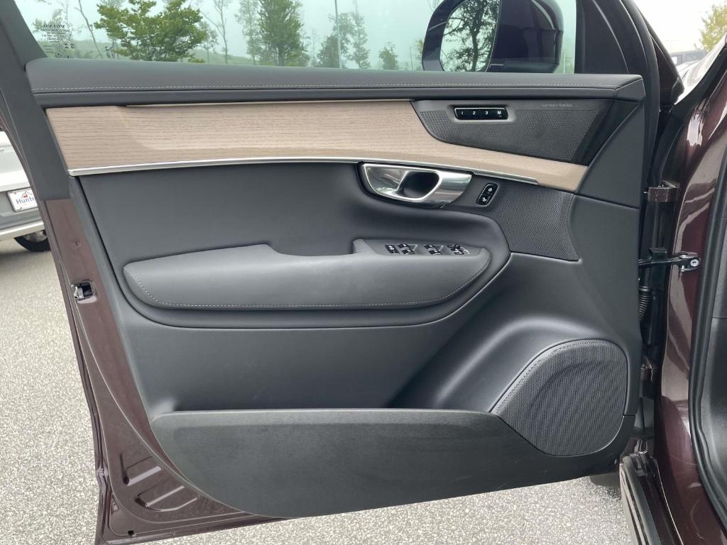 صورة 5 لـ 2025 Volvo XC90 PLUG-IN HYBRID T8 PLUS 6-SEATER
