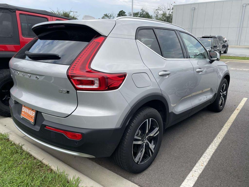 2025 Volvo XC40 B5 CORE BRIGHT THEME 照片 4