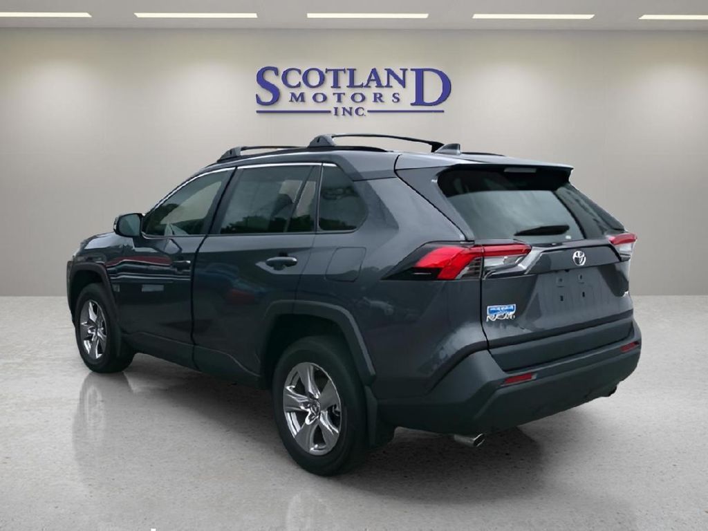 2025 Toyota RAV4 XLE photo 8