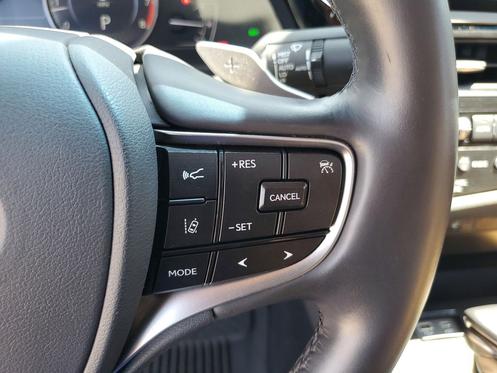 صورة مصغرة 25 لـ 2024 Lexus ES 250 BASE