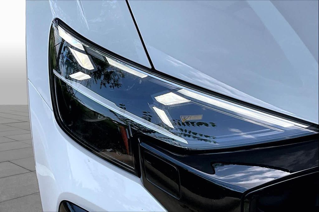 صورة مصغرة 27 لـ 2025 AUDI Q8 55 PRESTIGE