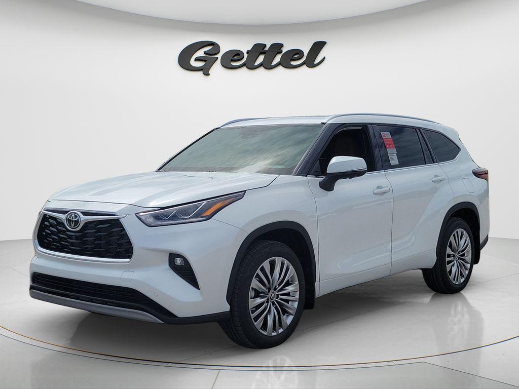 New 2026 Toyota Highlander Platinum