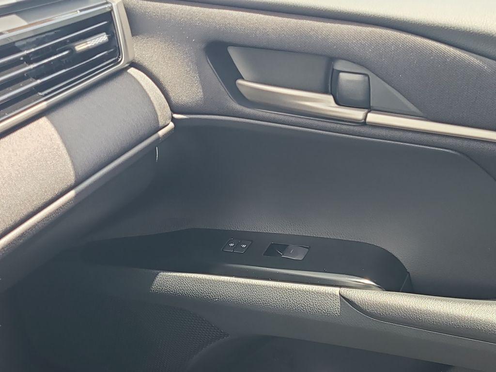 2026 Toyota CAMRY LE — миниатюра 14