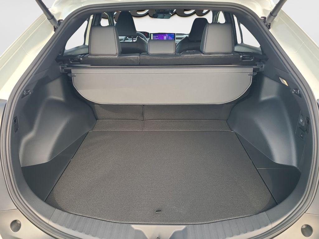 2026 Toyota BZ XLE PLUS — фото 9