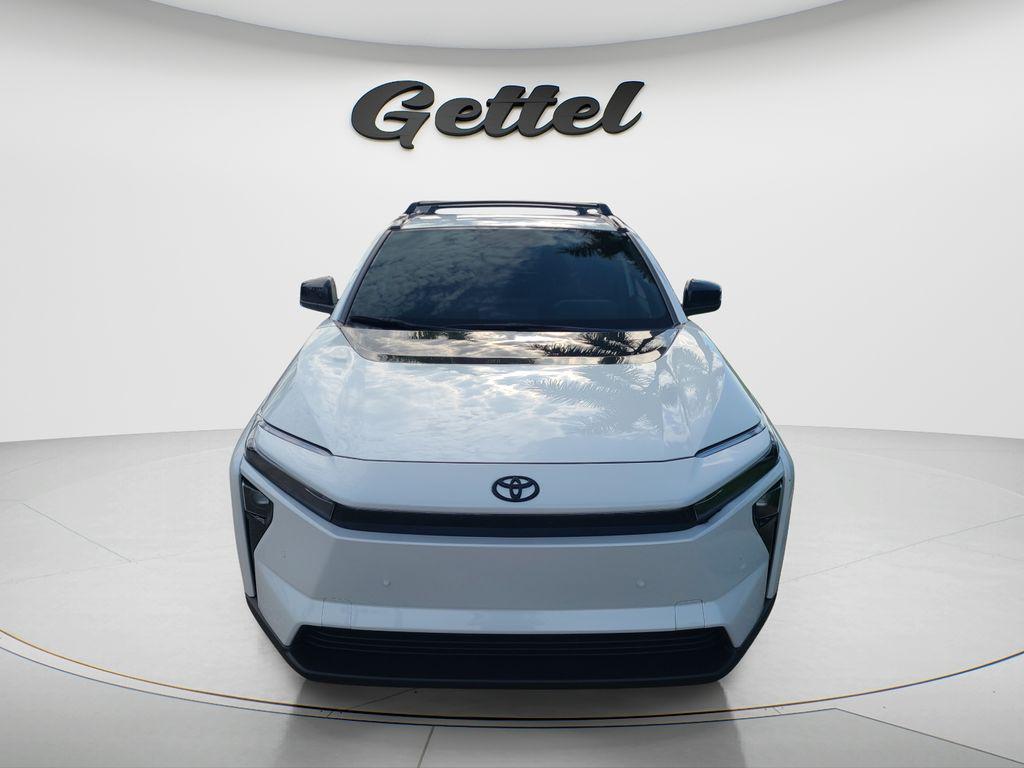 2026 Toyota BZ XLE PLUS — фото 2