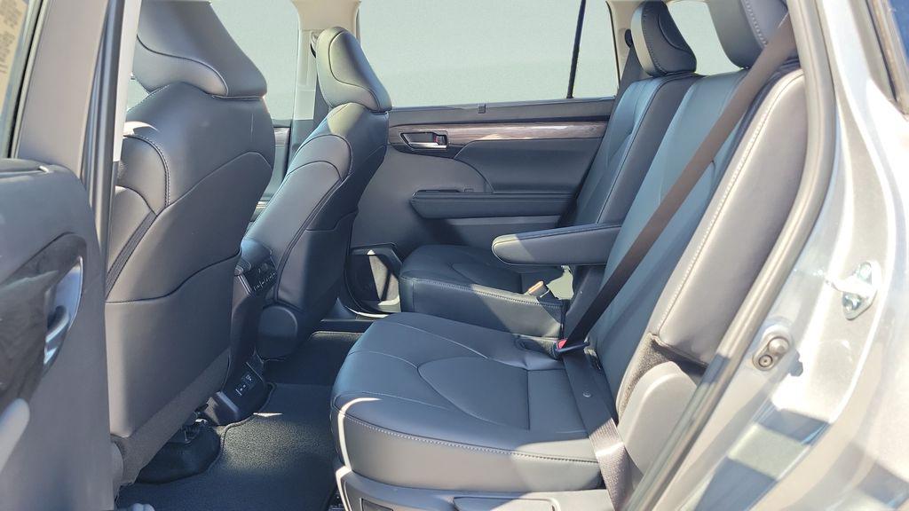 TOYOTA HIGHLANDER - 10