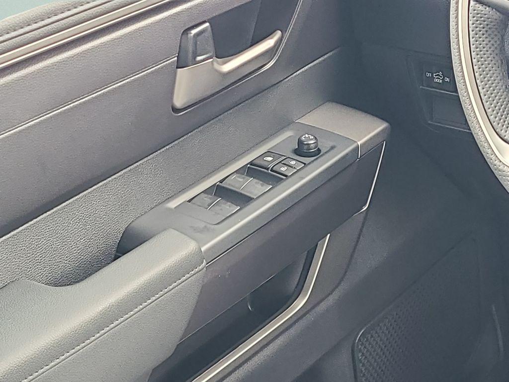 صورة مصغرة 18 لـ 2026 Toyota TUNDRA SR5