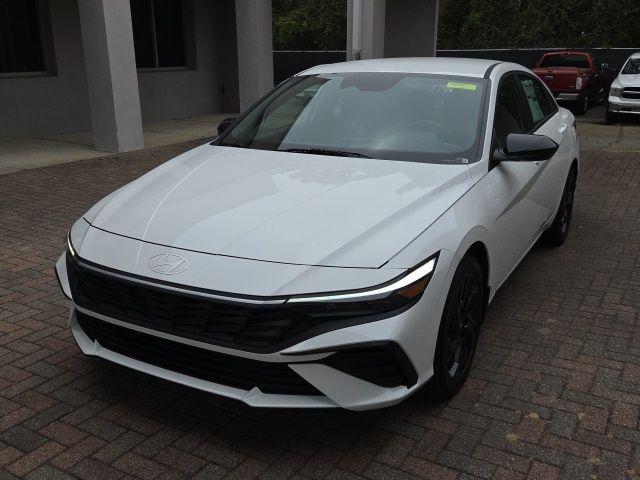New 2026 Hyundai ELANTRA SEL Sport