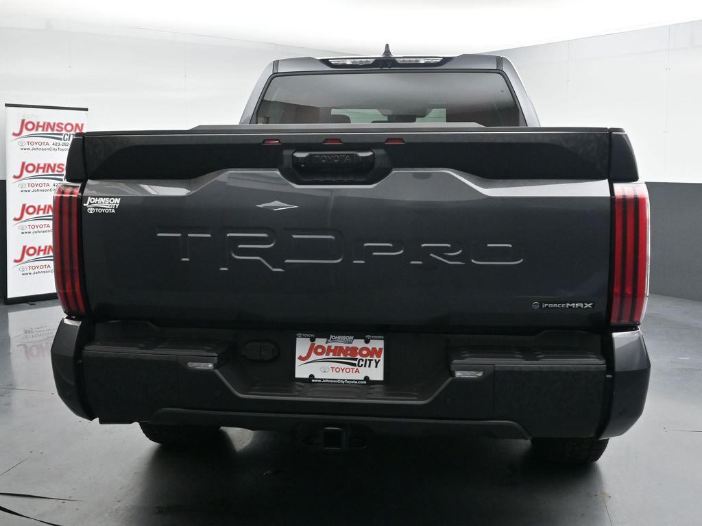 TOYOTA TUNDRA - 8