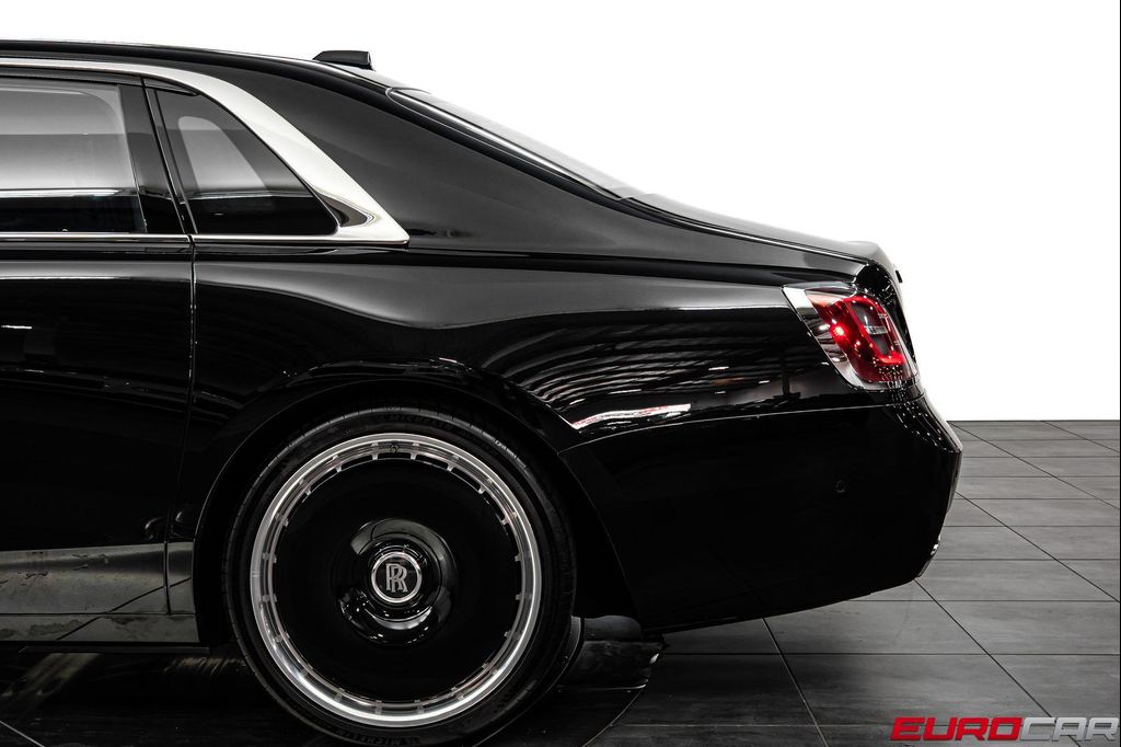 2021 ROLLS-ROYCE GHOST — миниатюра 17
